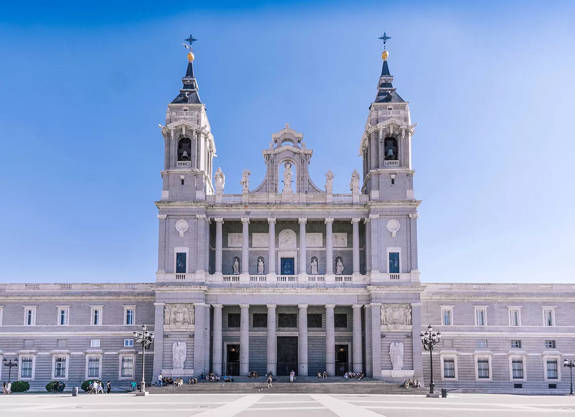 places in madrid almudena cathedral