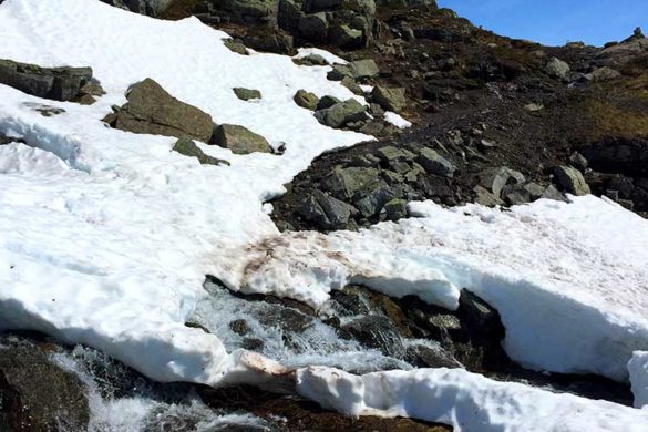 Hiking Trolltunga in Norway - The Ultimate Guide - Snow Melting Norway