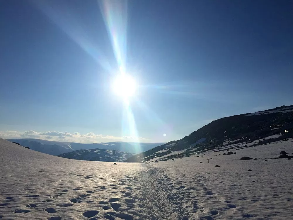 Hiking Trolltunga in Norway - The Ultimate Guide - Sun shining