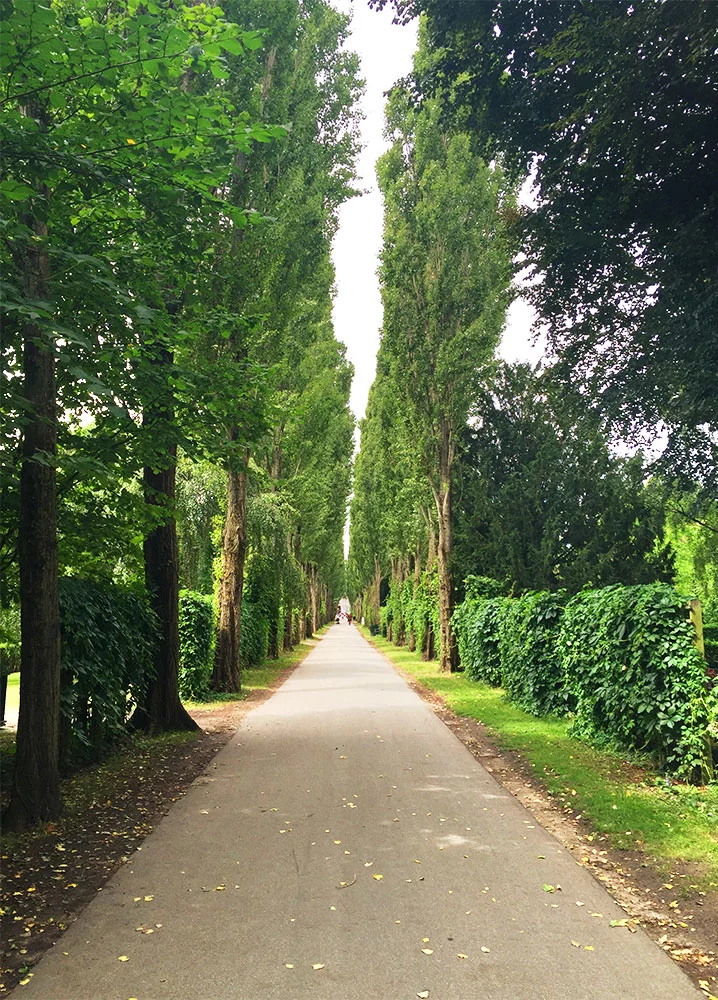 top 20 best things to do in Copenhagen - Hans Christian Andersen at Assistens Cemetery