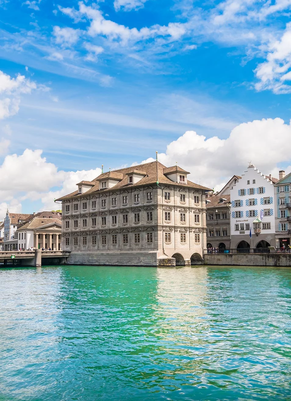 Zurich itinerary - Things to do in Zurich - Rathaus on the water