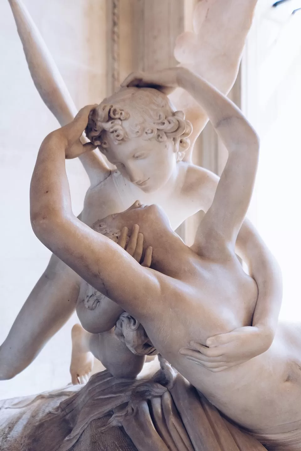 paris itinerary 4 days - what to do in paris in 4 days - amor et psyche statue in the louvre
