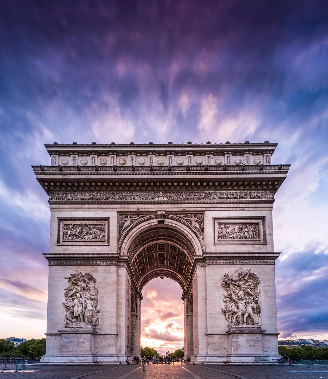 paris itinerary 4 days - what to do in paris in 4 days - arc de triomphe sunset