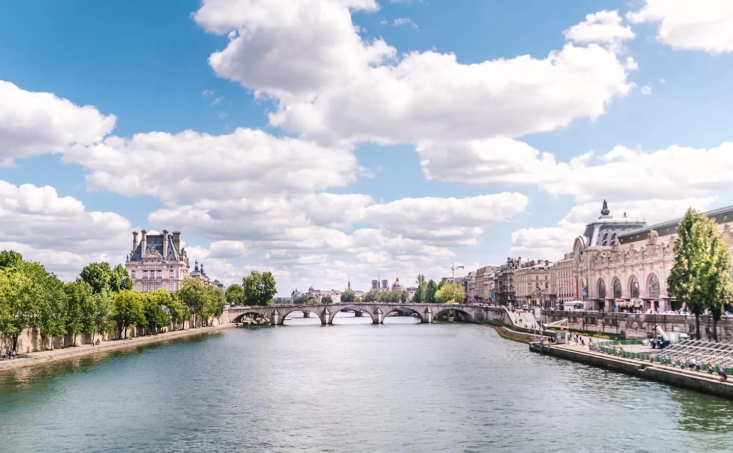 paris itinerary 4 days - what to do in paris in 4 days - cruise down the seine river