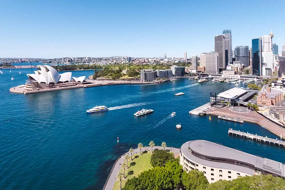 25 Things to do in Sydney on a budget - walk across sydney harbour bridge