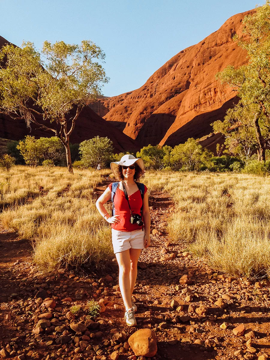 Darwin to Alice Springs road trip - Walking around Uluru