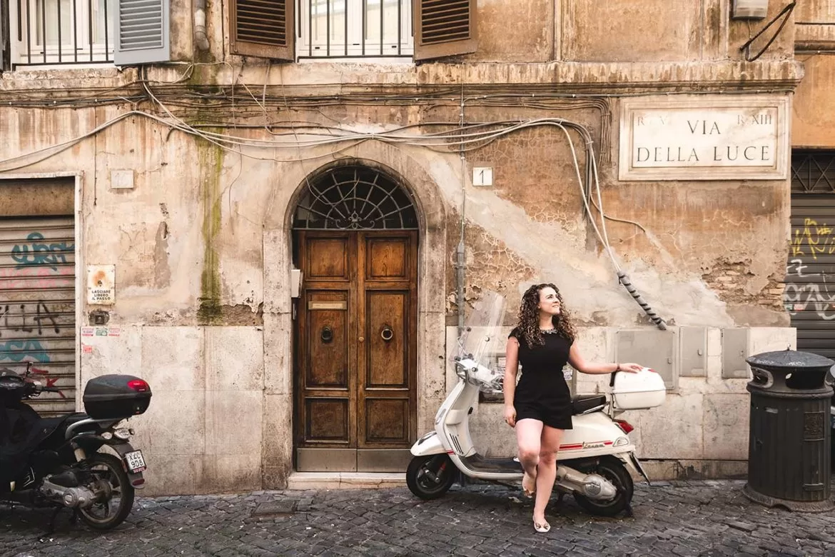 trastevere walking tour - Via della luce