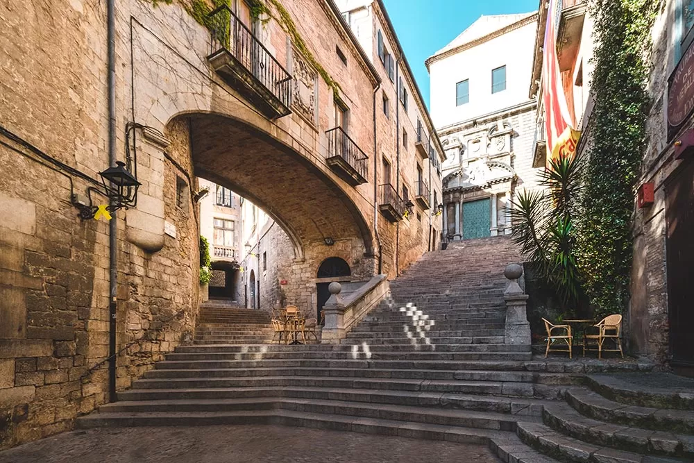 Best things to do in Costa Brava - girona el call staircase game of thrones location