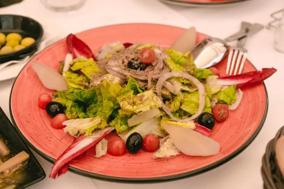 Best things to do in Costa Brava - tossa de mar where to eat salad