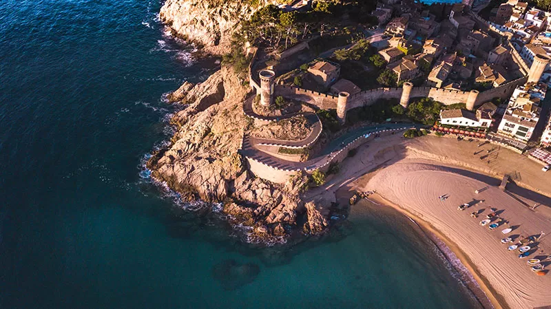 costa brava travel guide - Tossa de Mar castle