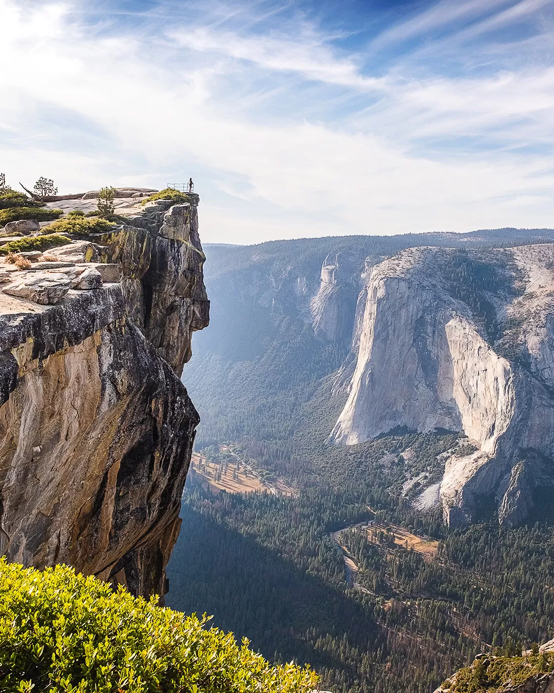 Yosemite Itinerary - Best Viewpoints in Yosemite - Taft Point