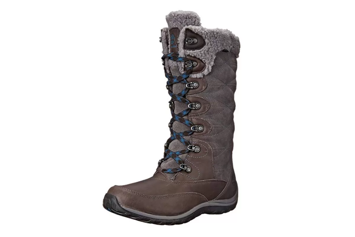 What to Pack for a Winter Trip - Winter boots