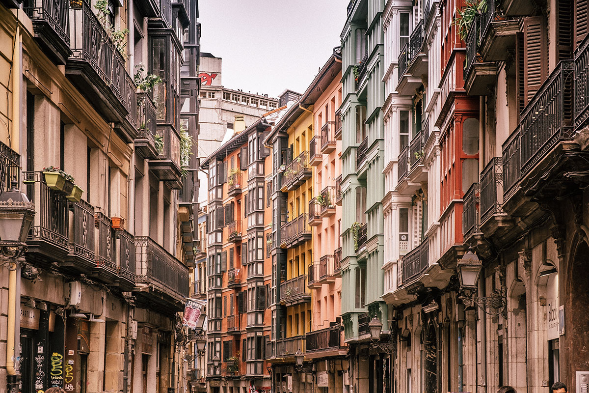 Best things to do in Bilbao Spain - Casco Viejo colourful buildings