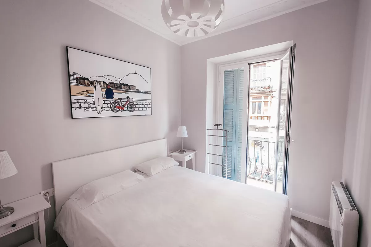 Accommodation Where to Stay in San Sebastian - Airbnb bedroom