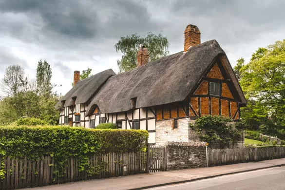 Best Things to do in Stratford-upon-Avon - Anne Hathaways Cottage Exterior