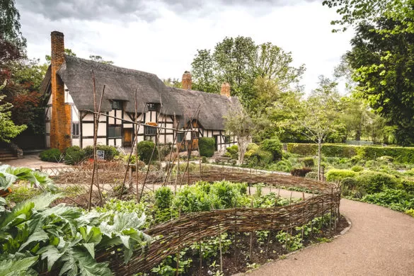 Best Things to do in Stratford-upon-Avon - Anne Hathaways Cottage Garden