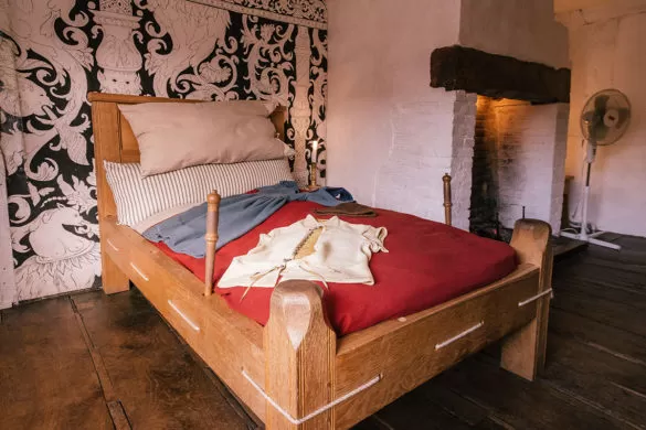 Best Things to do in Stratford-upon-Avon - Shakespeare Birthplace Bed Sleep tight hit the hay
