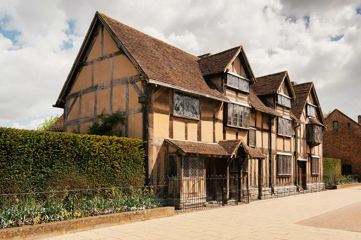 Best Things to do in Stratford-upon-Avon - Shakespeare Birthplace Front