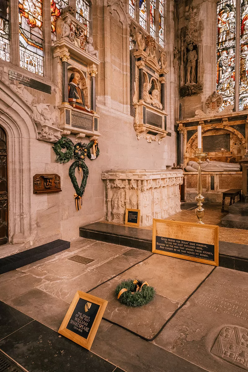 Best Things to do in Stratford-upon-Avon - Shakespeares Grave