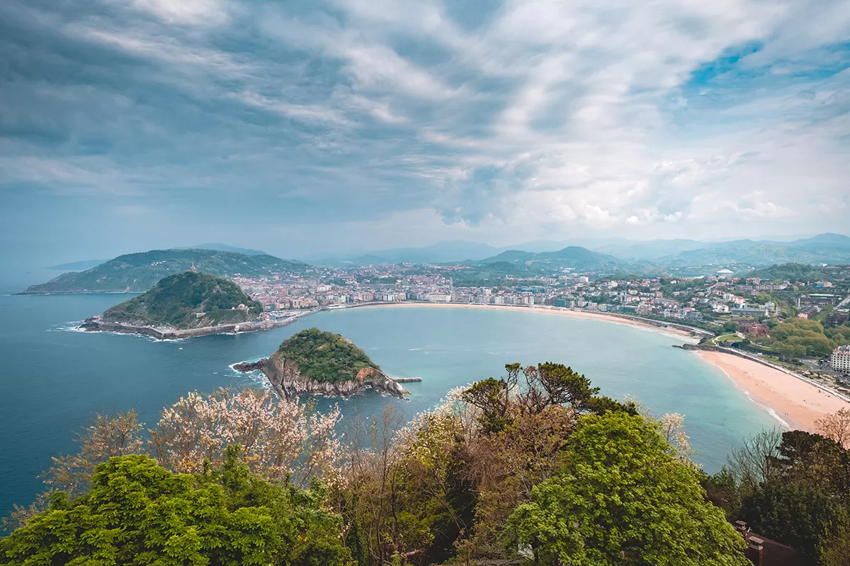 Top things to do in San Sebastian Spain - Panorama from Monte Igueldo