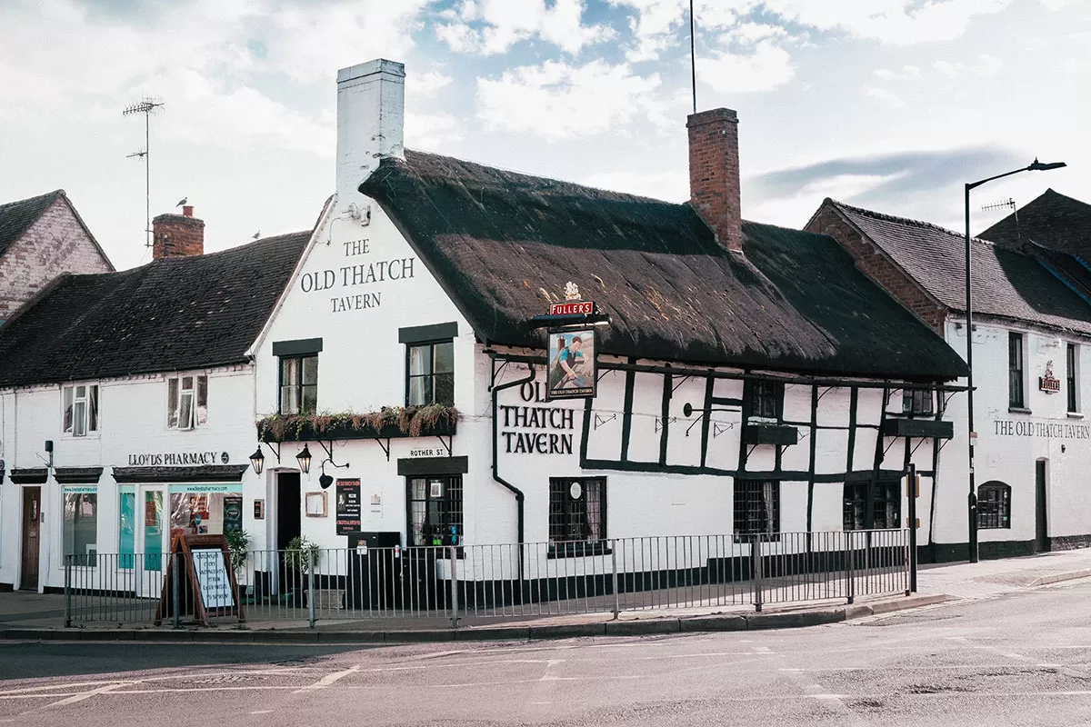 Where to eat in Stratford-upon-Avon - Old Thatch Tavern Exterior