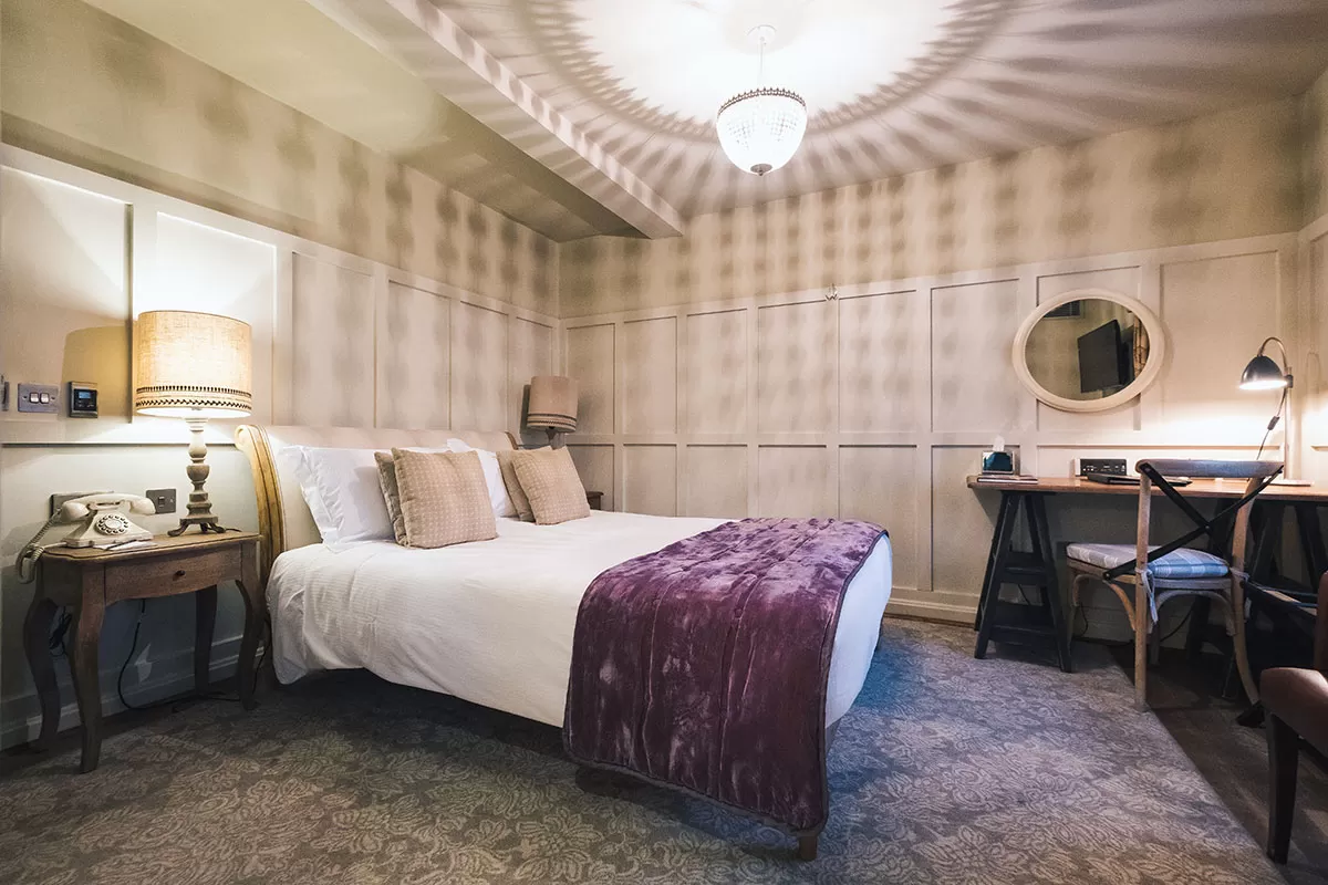 Where to stay in Stratford-upon-Avon - The White Swan Hotel Room