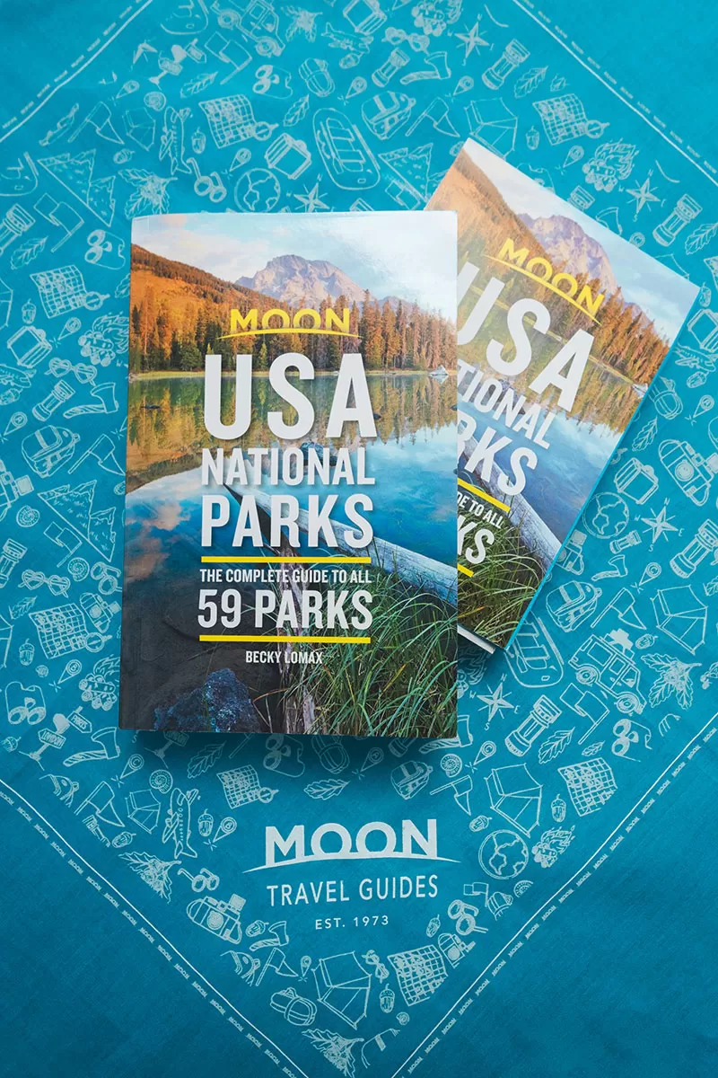 Moon USA National Parks Review - Guidebook and map