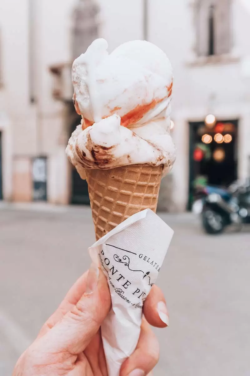 Best Things to do in Verona Italy - Gelato from Gelateria Ponte Pietra