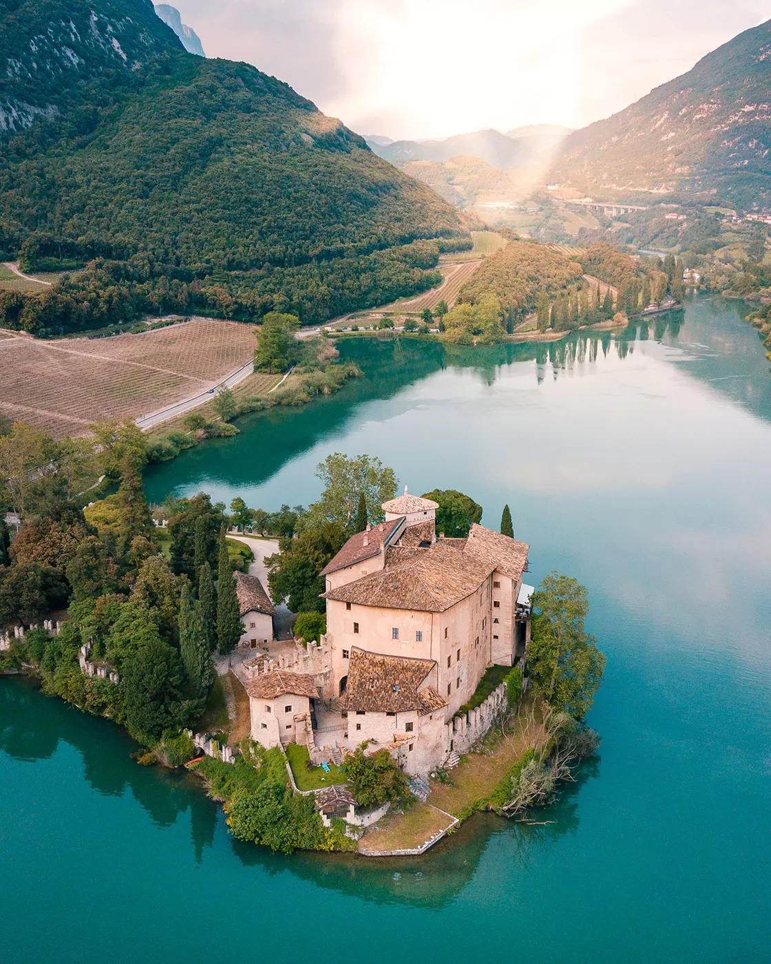 Best things to do in Trento Italy - Lago di Toblino Lake