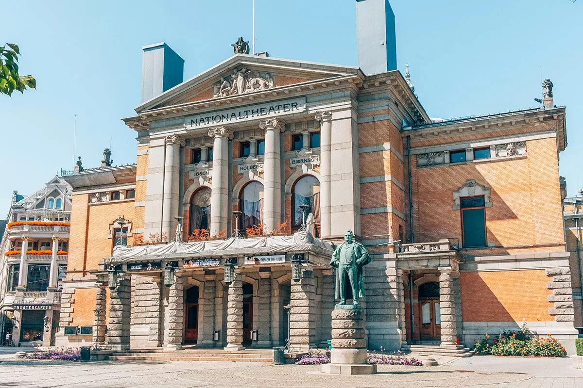 Free things to do in Oslo, Norway - National Theatre