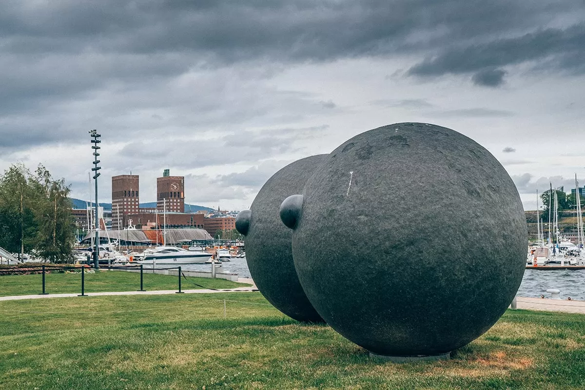 Free things to do in Oslo, Norway - Tjuvholmen Sculpture Park and City Hall