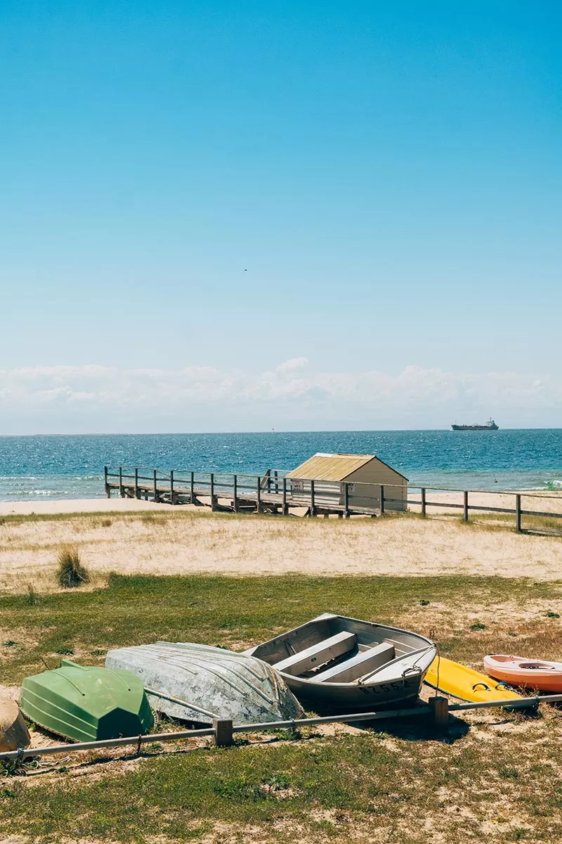 Top things to do on the Mornington Peninsula - Millionaire's Walk Sorrento Beach jetty and boats