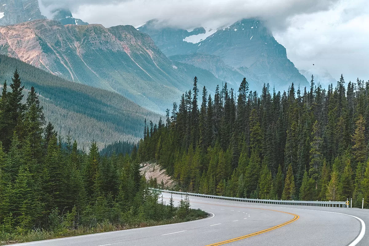 How to get to Banff National Park - Driving along Icefields Parkway