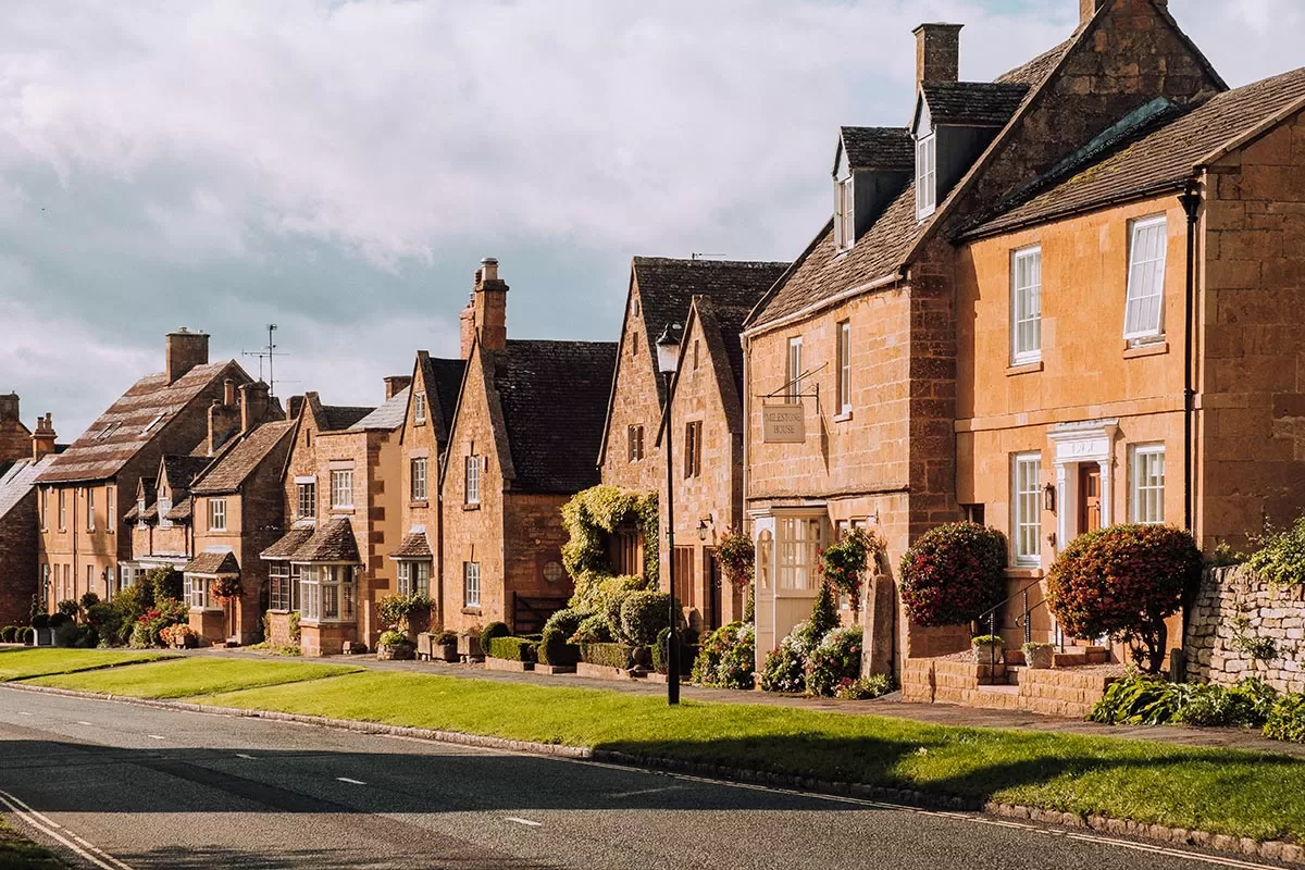 Best Things to Do in Broadway - The Cotswolds - Elegant Jacobean homes on Upper High Street