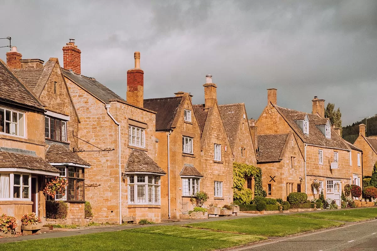 Best Things to Do in Broadway - The Cotswolds - Jacobean homes on Upper High Street
