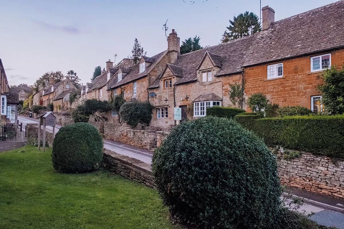 Cotswolds Best Villages - Bourton-on-the-Hill - Row of pretty cottages