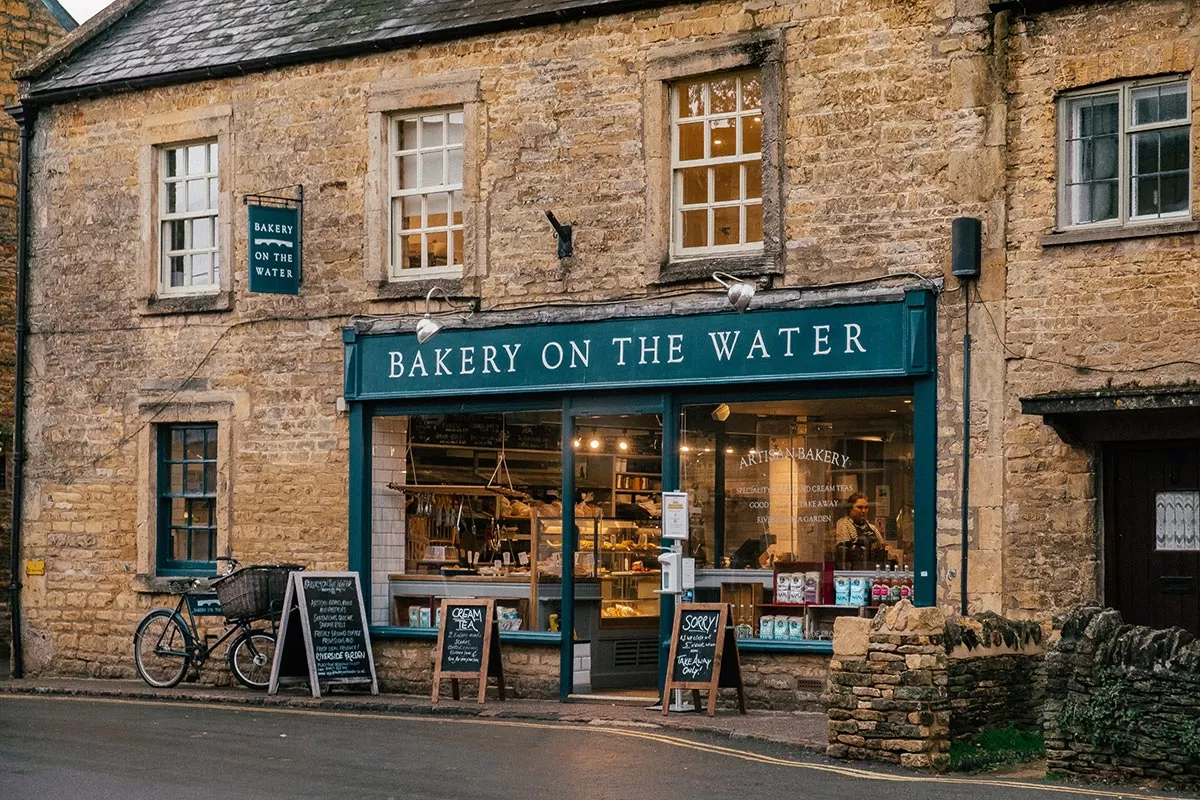 Things to do in Bourton-on-the-Water - The Cotswolds - Bakery on the Water
