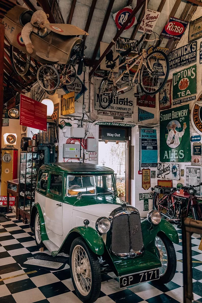 Things to do in Bourton-on-the-Water - The Cotswolds - Cotswold Motoring Museum & Toy Collection - Creen vintage car