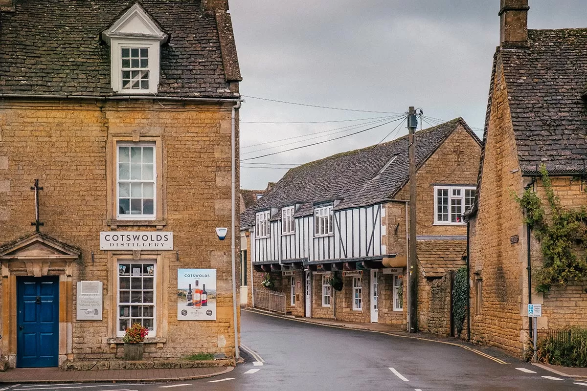 Things to do in Bourton-on-the-Water - The Cotswolds - Cotswolds Distillery Shop