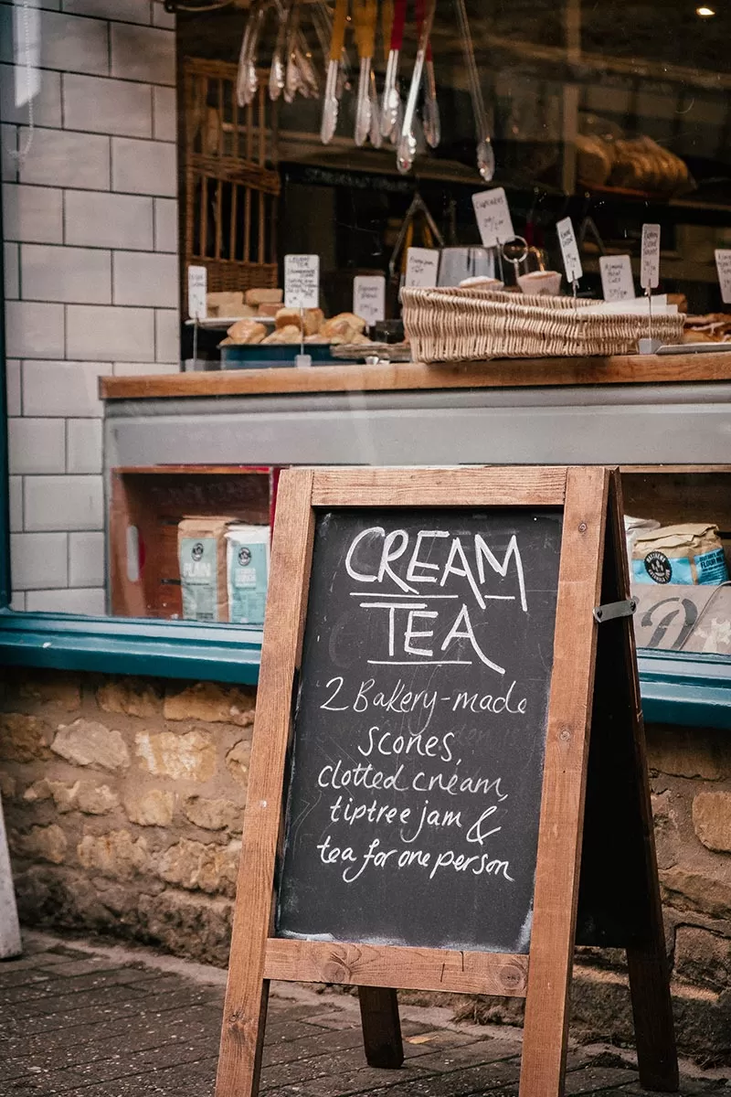 Things to do in Bourton-on-the-Water - The Cotswolds - Cream tea