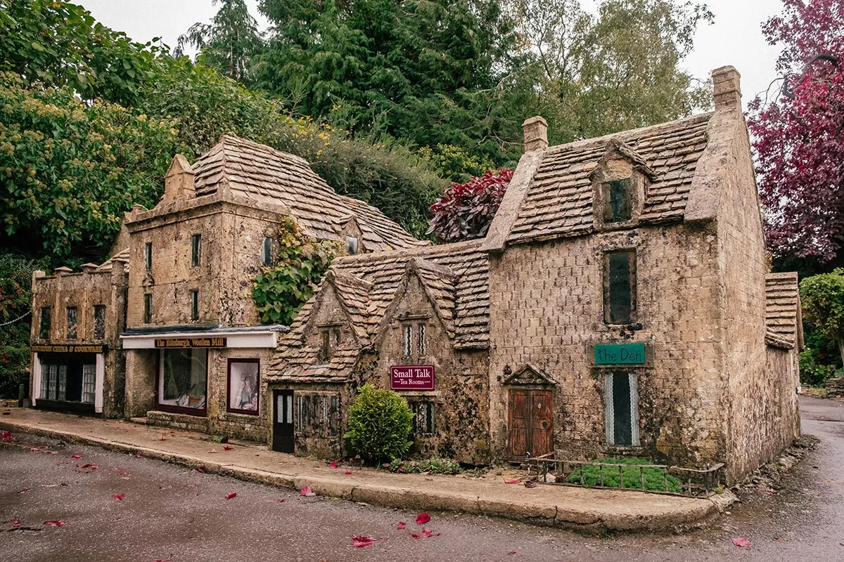 Things to do in Bourton-on-the-Water - The Cotswolds - The Model Village - Street of shops