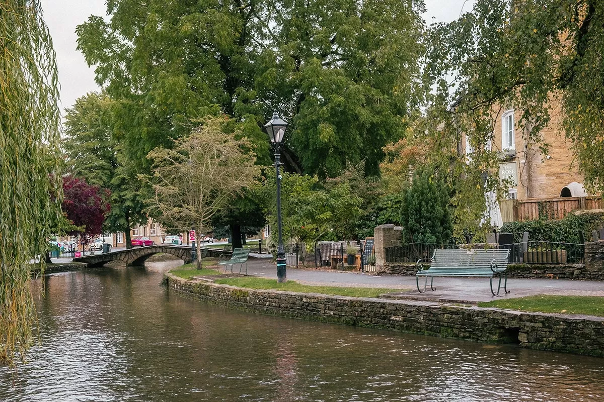 Things to do in Bourton-on-the-Water - The Cotswolds - Walk along the River Windrush