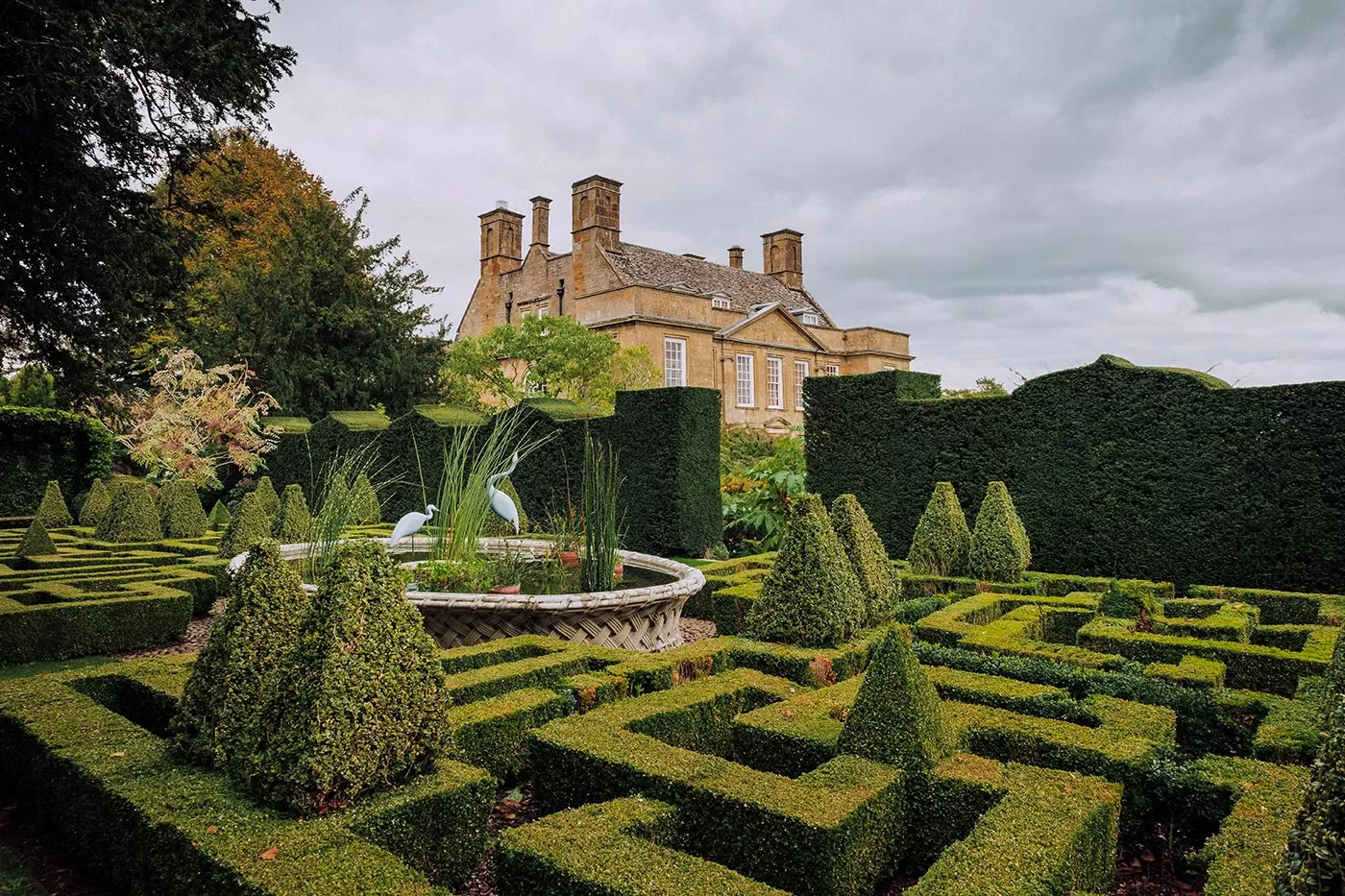Things to do in Moreton-in-Marsh - The Cotswolds - Bourton House Garden - The Knot Garden