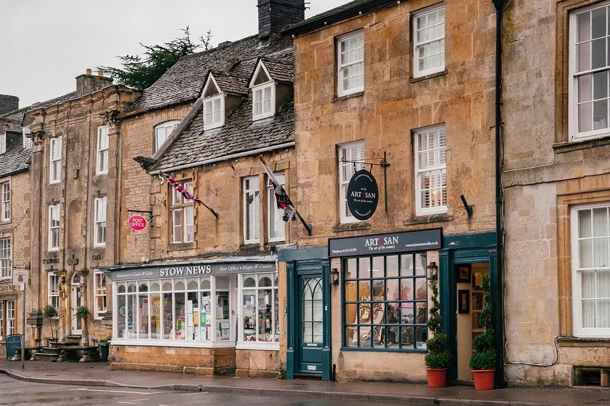 Things to do in Stow-on-the-Wold - Pretty shops buildings