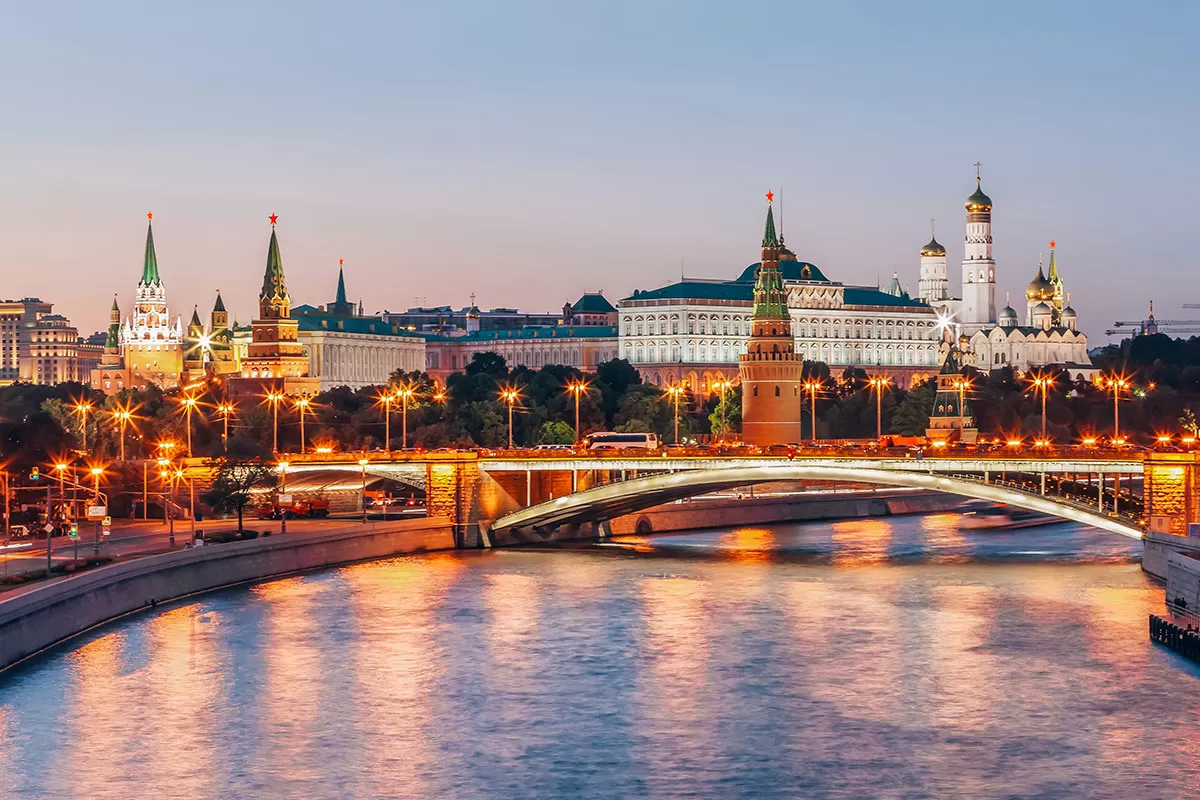 Essential Russian Phrases for Travel - Moscow River
