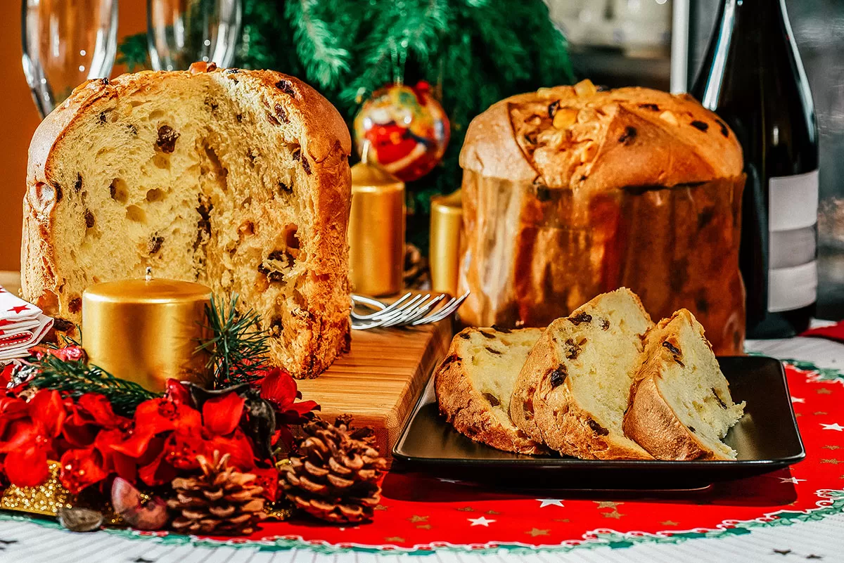 How to say Merry Christmas in Italian - Panettone sweat bread
