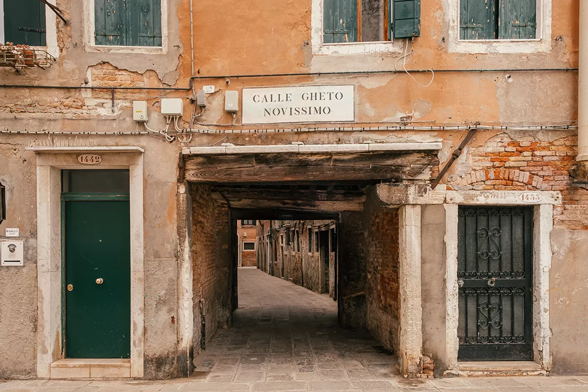 Unique Things to Do in Venice - Join a guided tour of the Ghetto 