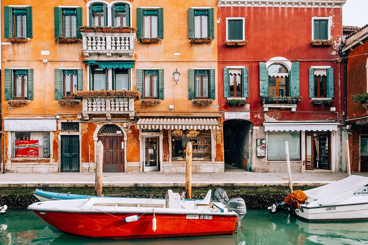 Unique Things to Do in Venice - Visit Murano island
