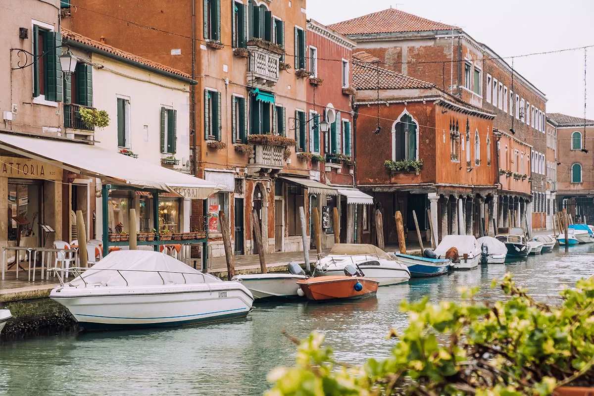 Unique Things to Do in Venice - Visit Murano 