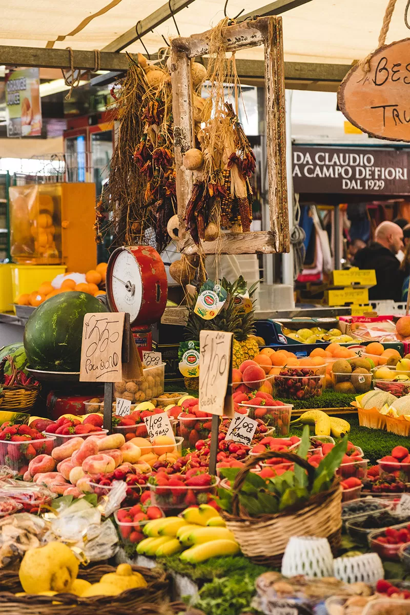 Best area to stay in Rome - Market in Campo dei Fiori 